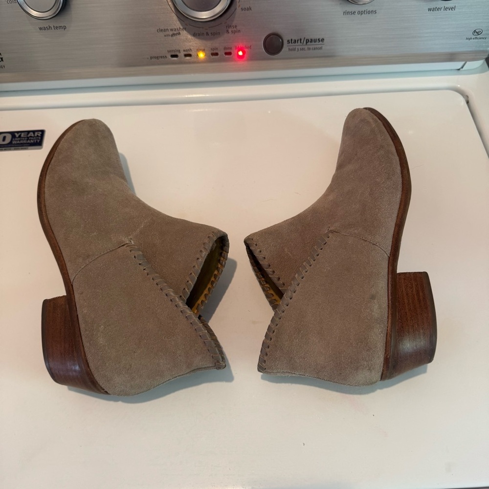 Jack Rogers Sadie Suede Bootie  Leather Light Grey 9.5M - Picture 3 of 11